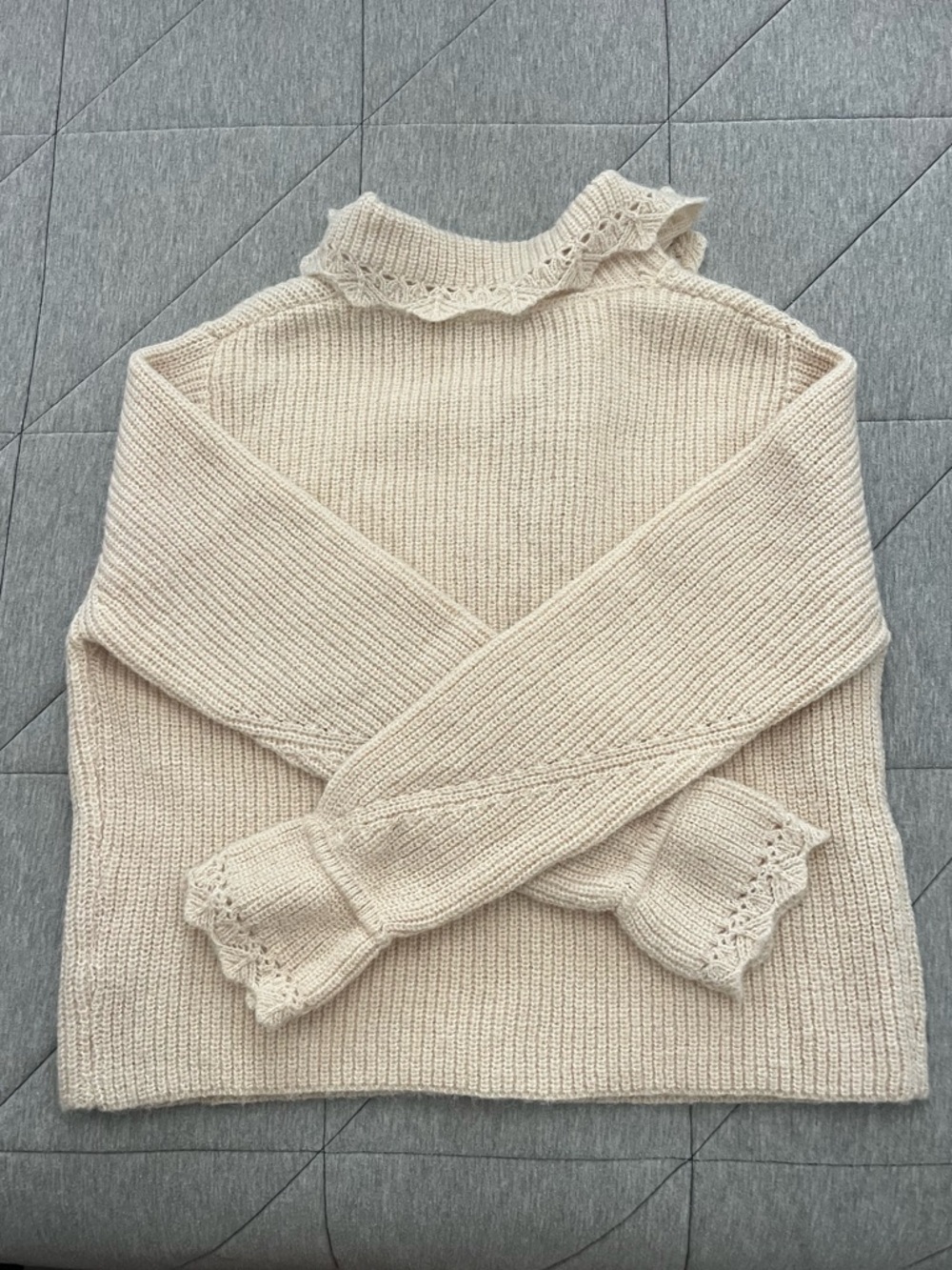 Vintage-Inspired Cream Knit Cardigan with Decorative Collar and heart buttons - Picture 4 of 7